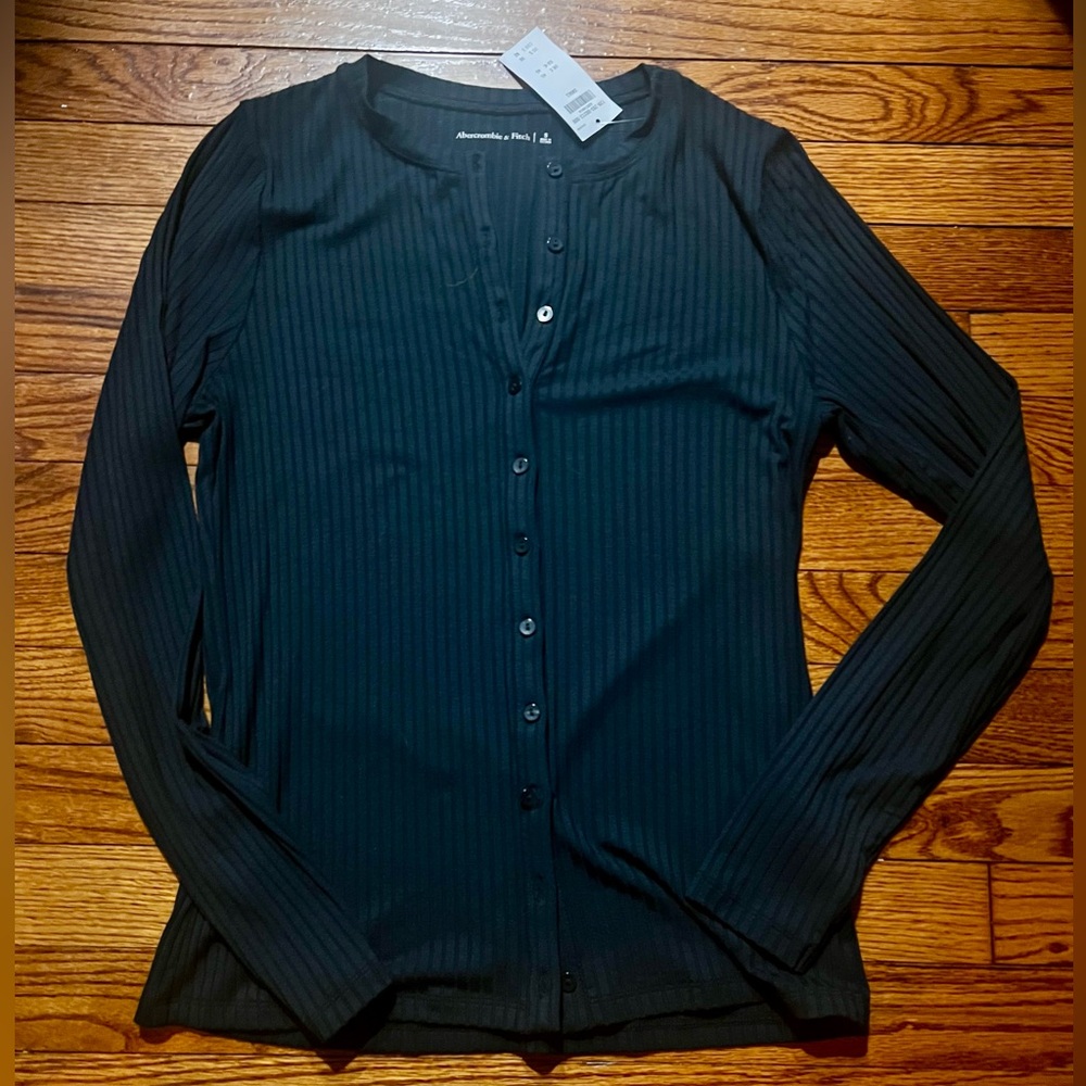 Abercrombie LongSleeve - Picture 2 of 4